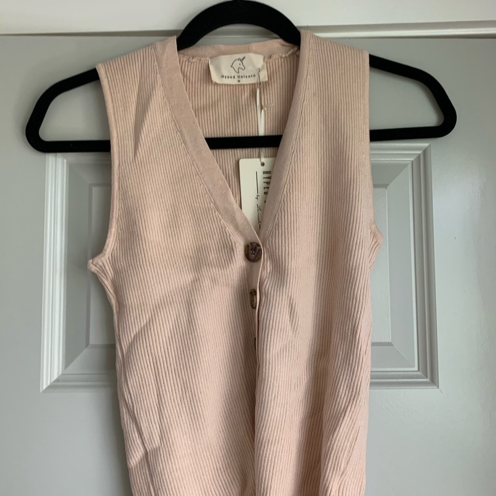 BNWT Women’s Light Pink Crop Top